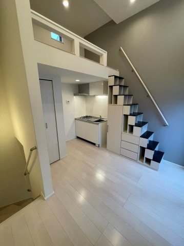 仲介手数料0円！！フォレストヒルズの居間・リビング