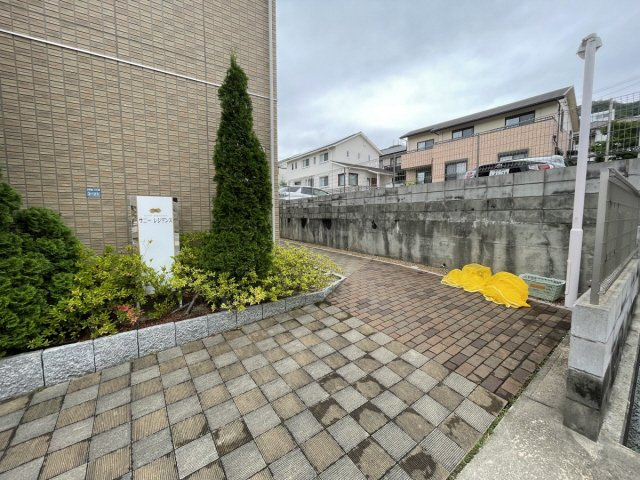 サニーレジデンスのエントランス