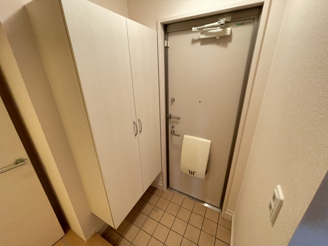 サニーレジデンスの玄関