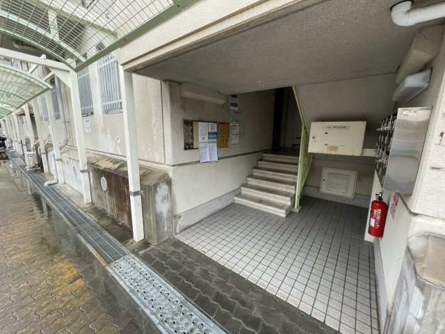 阪神打出浜マンションのエントランス