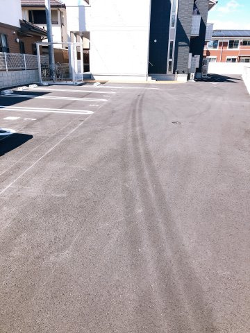 RESIDENCE明神の駐車場