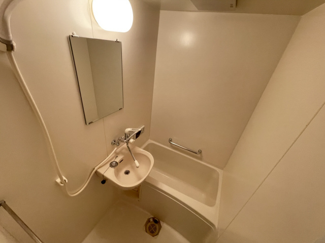 ヴィラ本山の浴室