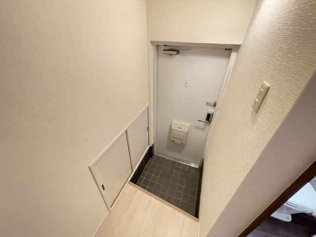 ヴィラ本山の玄関