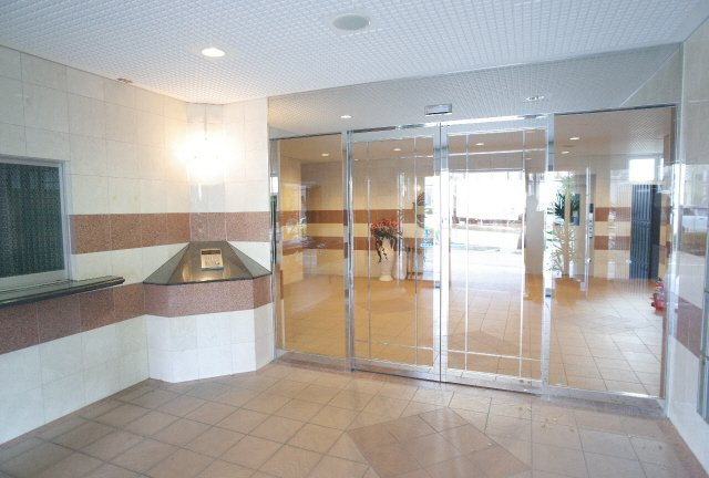 サンコーウィズダムスクウェアのエントランス