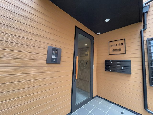 pista赤坂通のエントランス