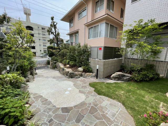 グランディール六甲曾和のエントランス