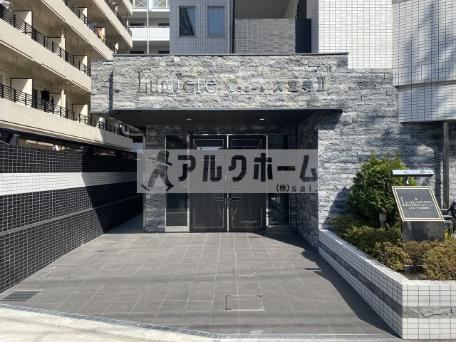 ルミエール久宝寺2のエントランス