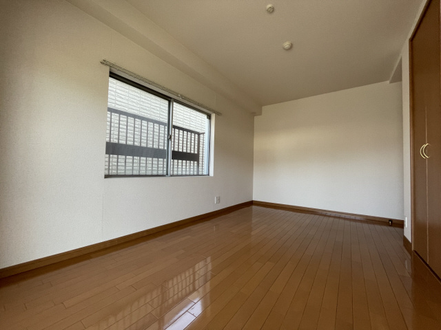 Enzzo Kuriyama の内装