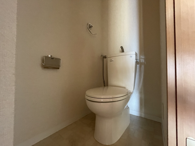 Enzzo Kuriyama のトイレ