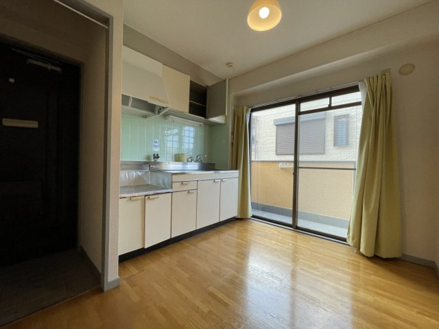 東芦屋マンションの居間・リビング