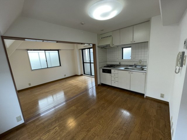 エールハイツ本山の居間・リビング