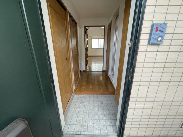 エールハイツ本山の玄関