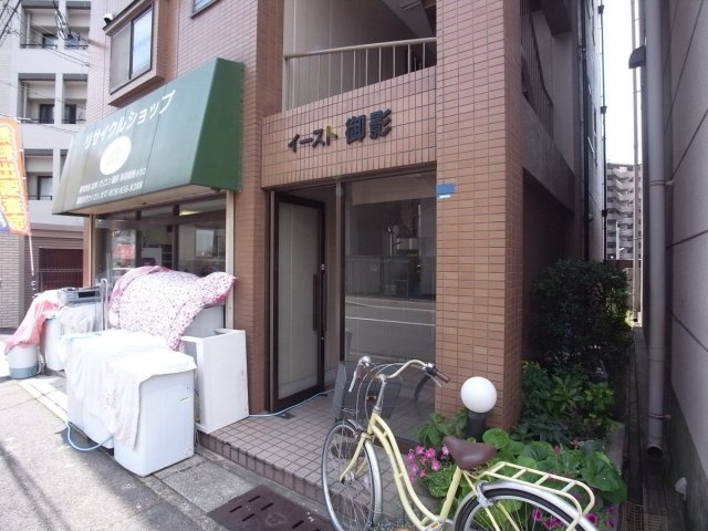 イースト御影のエントランス