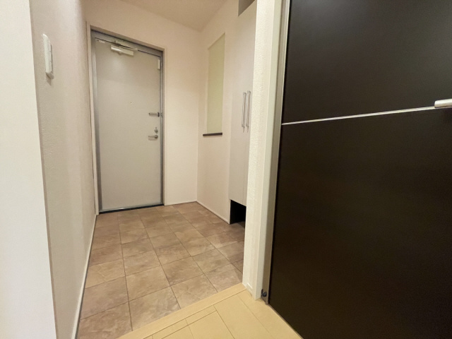 ボヌール本山中町の玄関