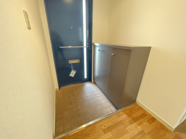 アドレスⅡの玄関