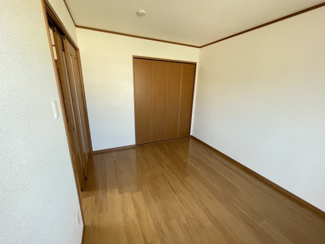 メゾン榎戸の洋室