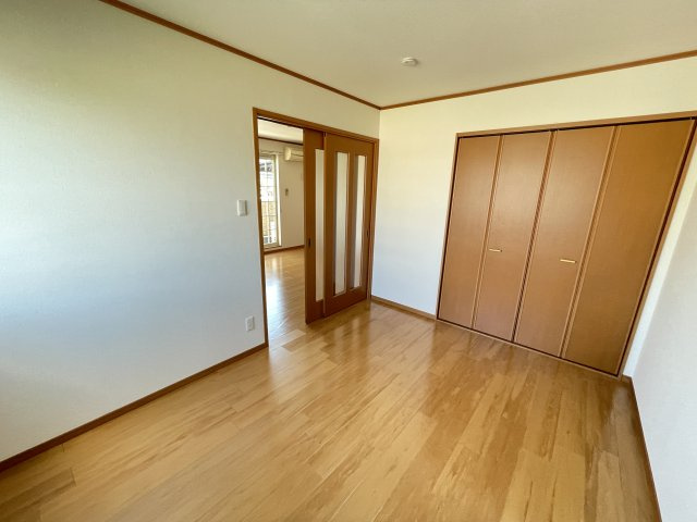 メゾン榎戸の洋室