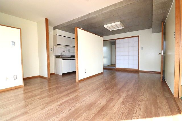 カサグレイズの居間・リビング|ゆったりとしたリビングです