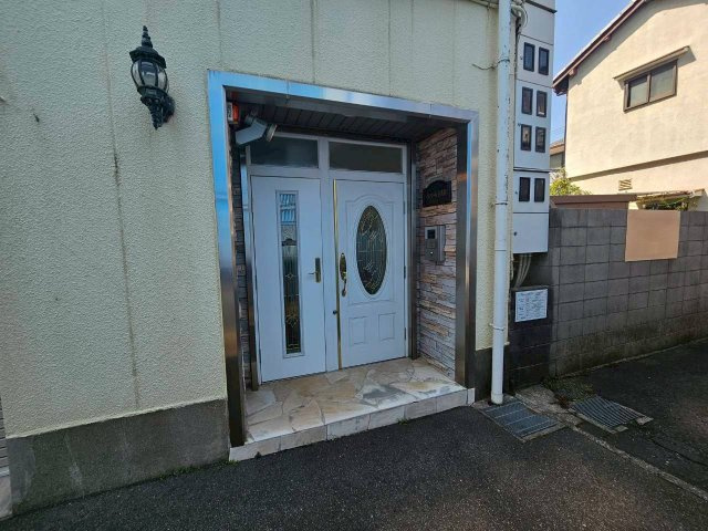 イルマーレ壱番館のエントランス