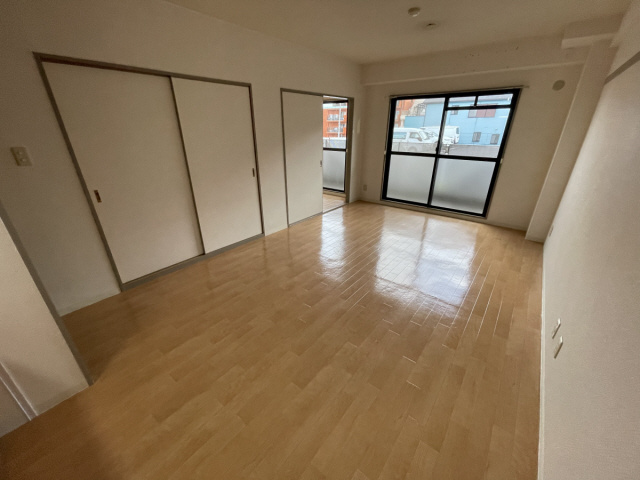 ピースフル本山の居間・リビング