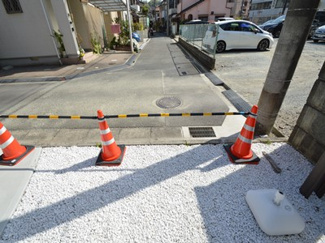 【前面道路含む現地写真】
