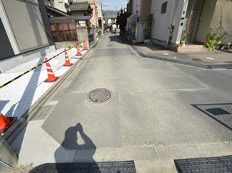 【前面道路含む現地写真】