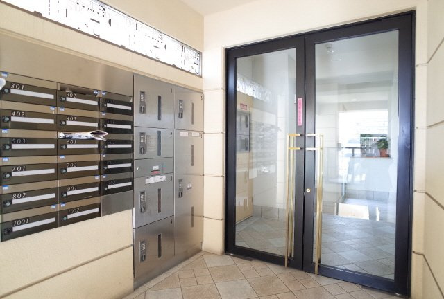 ワコーレエキサイド岡本のエントランス