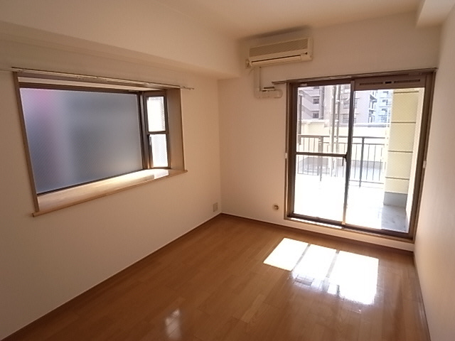 ワコーレエキサイド岡本の居間・リビング