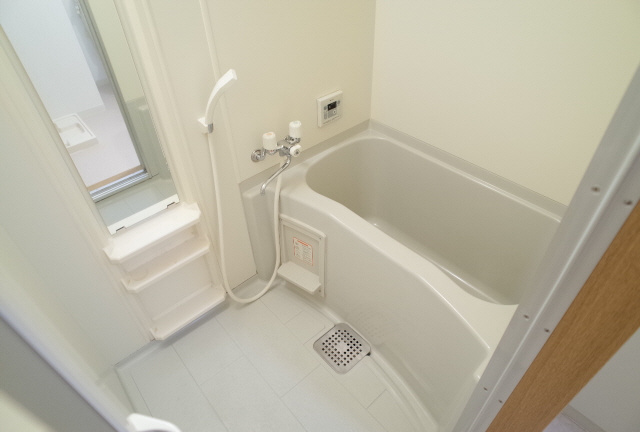 ワコーレエキサイド岡本の浴室