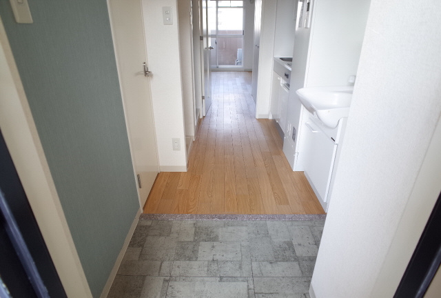 サンコーウィズダムスクウェアの玄関