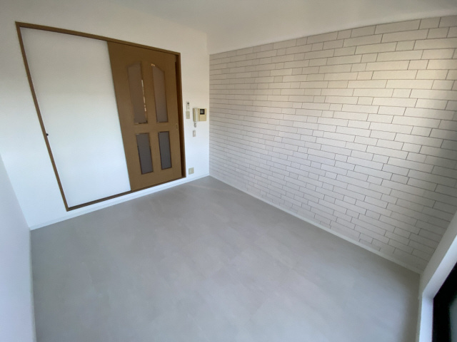 サンフォーレ岡本の居間・リビング