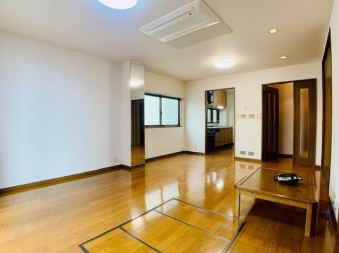 台東区千束３丁目の賃貸マンションの居間・リビング