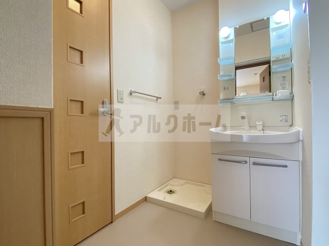 エステート光A棟の洗面所