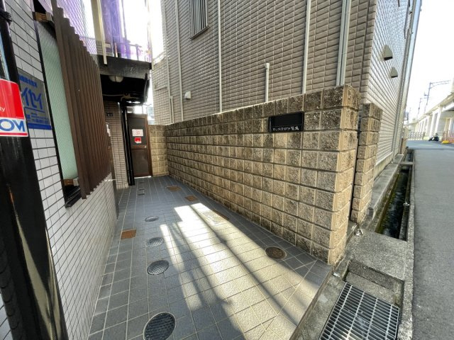 ウィステリア青木のエントランス