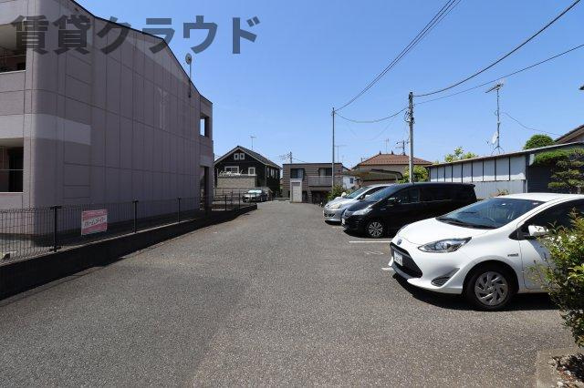 ラ・カーサおゆみⅡの駐車場|駐車場があるので、車を買う予定の方も安心です