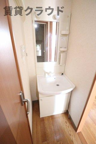 ラ・カーサおゆみⅡの洗面所|朝の準備に活躍する、洗髪洗面化粧台！