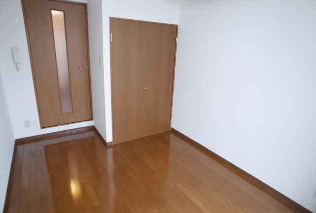 ロイヤルコート神戸岡本の居間・リビング