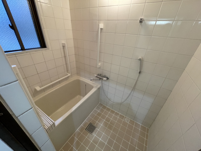 アカカベビルの浴室