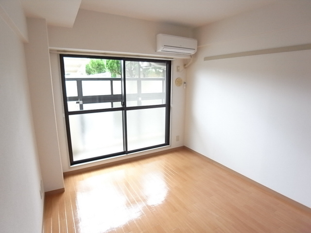 大栄・ラメール（ハイム・ラメール）の居間・リビング