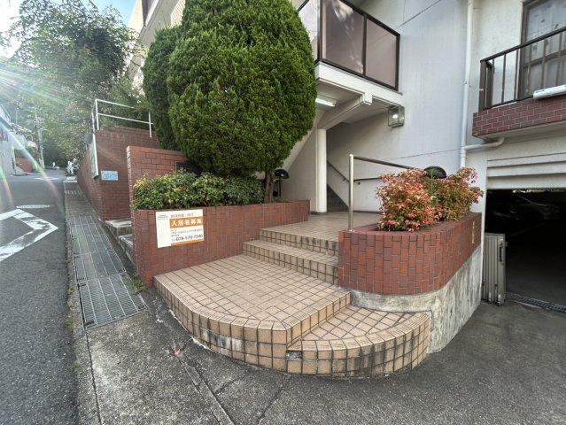 リバーサイド青谷のエントランス