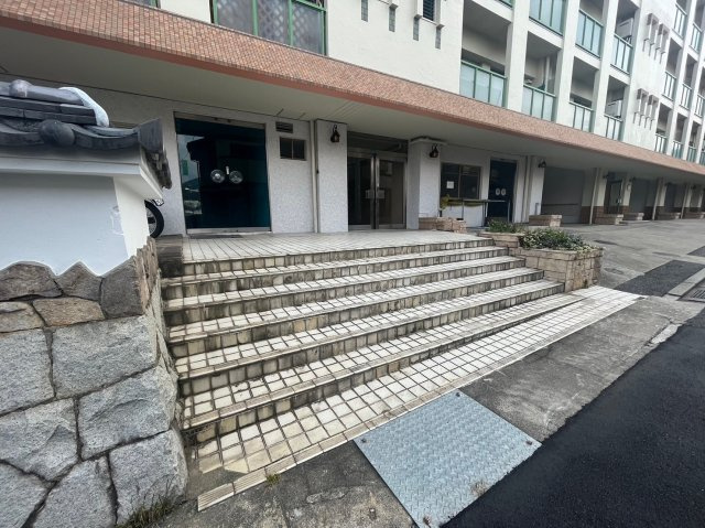 芦屋東山プリンスのエントランス