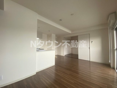 【内装】 | グランディール名古屋 | 明るい色調の室内です