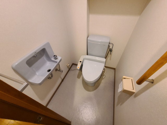 RICウエストコート7番街5番館B棟のトイレ