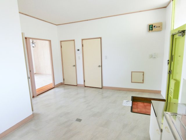 天神コーポラス101棟の居間・リビング