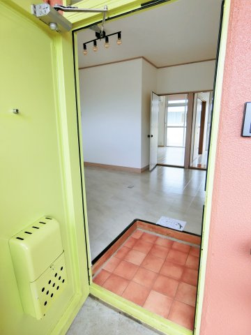 天神コーポラス101棟の玄関