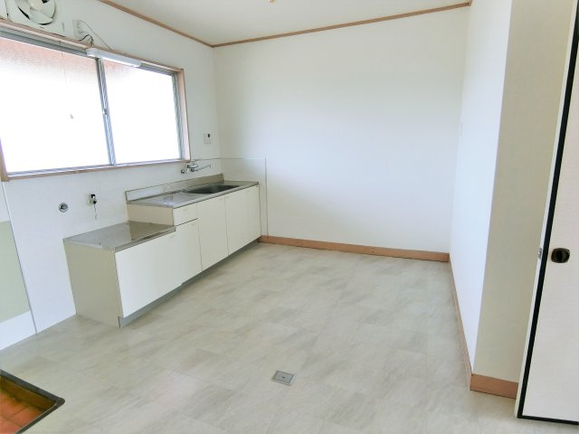 天神コーポラス101棟の居間・リビング