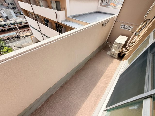 アビータミオ神戸岡本のバルコニー