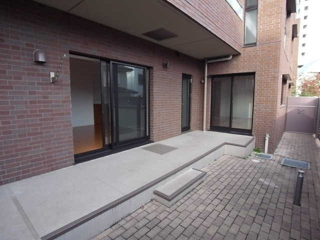 フェンテ住吉本町の駐車場