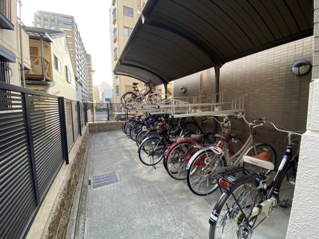 ジェヌイン本山のその他