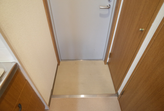 ジェヌイン本山の玄関